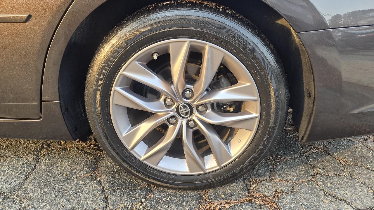 Toyota Avalon Hybrid 4dr Sdn XLE Premium (Natl) 2019