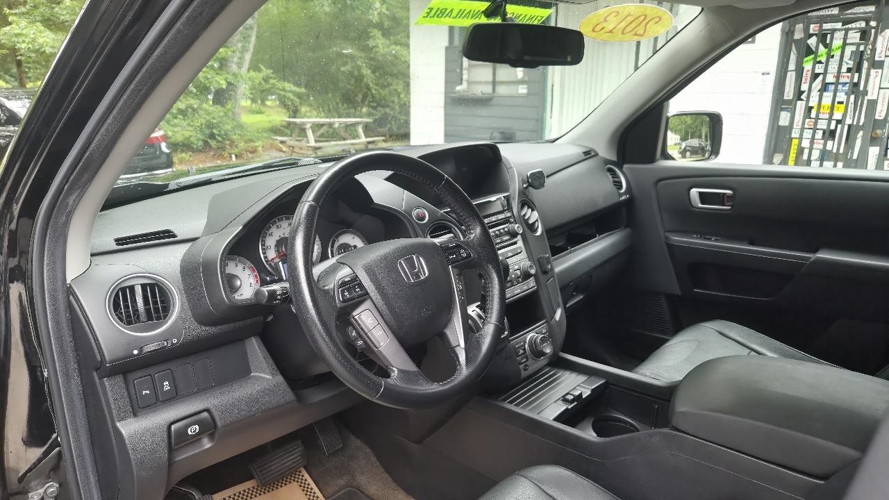 Honda Pilot Touring 4WD with DVD 2013
