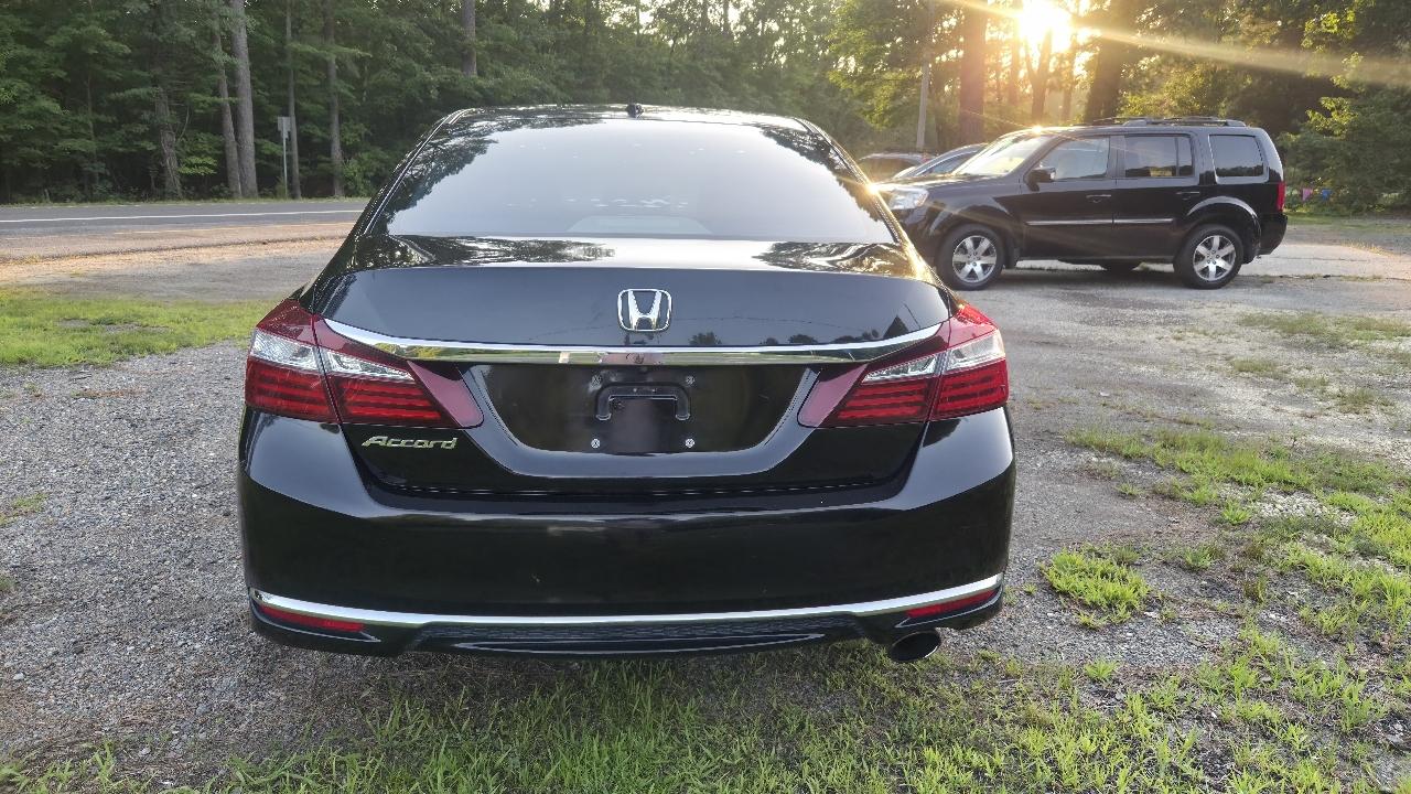 Honda Accord EX-L 4D Sedan w/Nav 2017