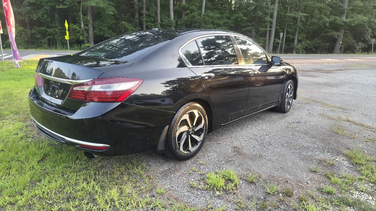 Honda Accord EX-L 4D Sedan w/Nav 2017