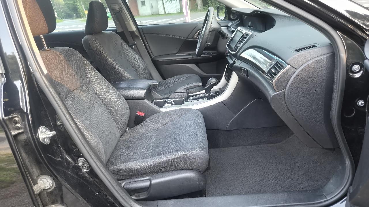 Honda Accord EX-L 4D Sedan w/Nav 2017
