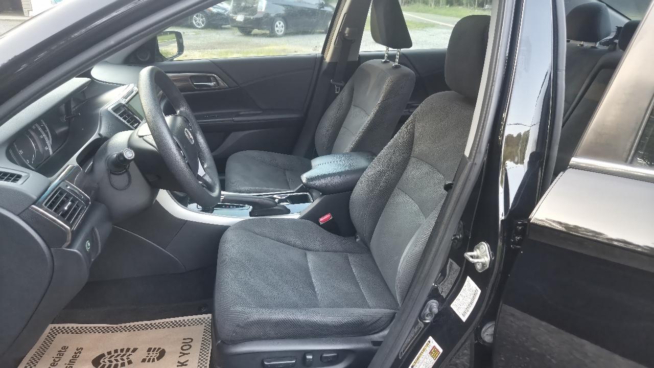 Honda Accord EX-L 4D Sedan w/Nav 2017