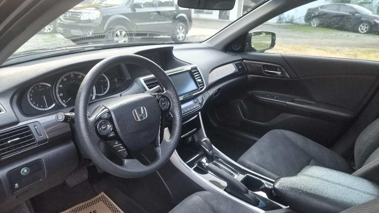 Honda Accord EX-L 4D Sedan w/Nav 2017