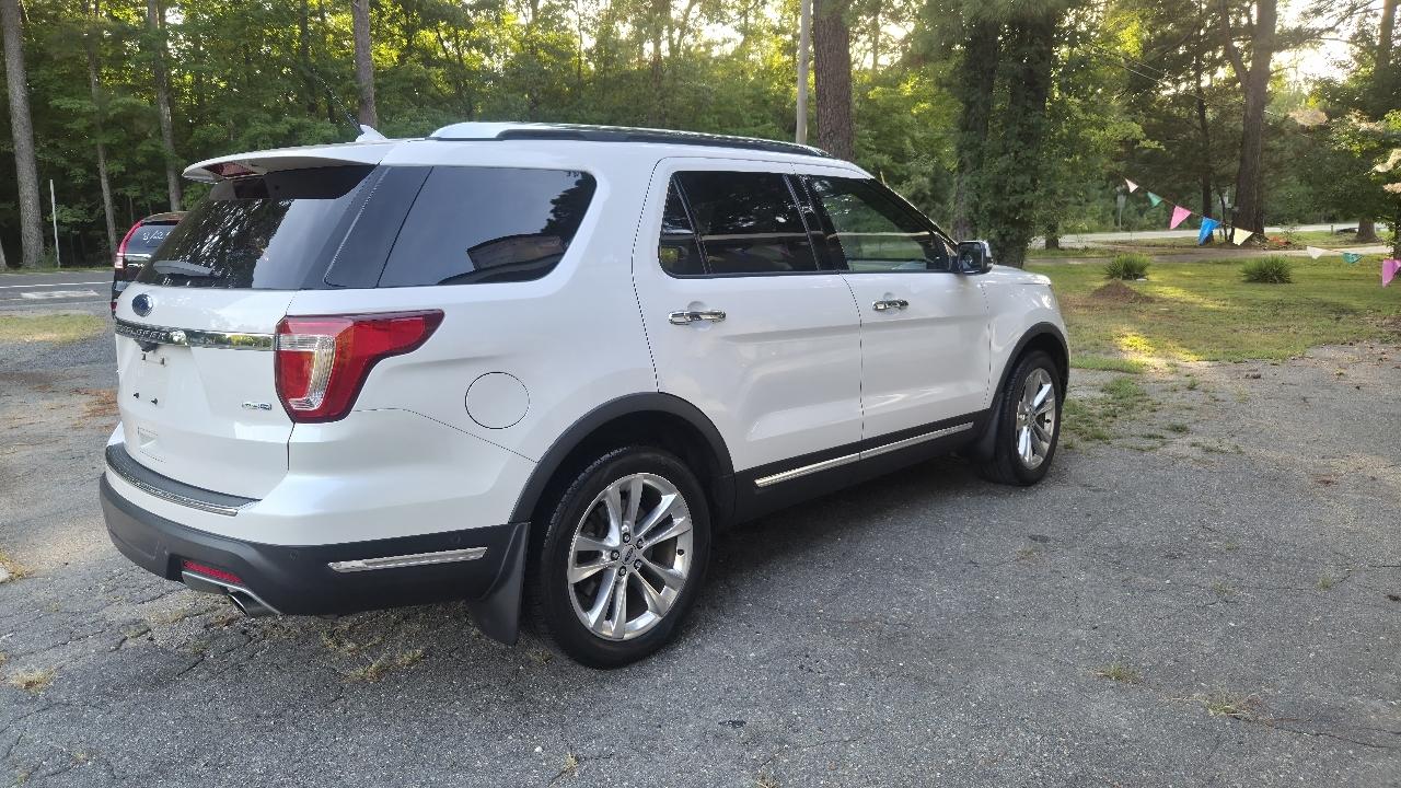 Ford Explorer 4dr 114" WB 4.0L Limited AWD 2018