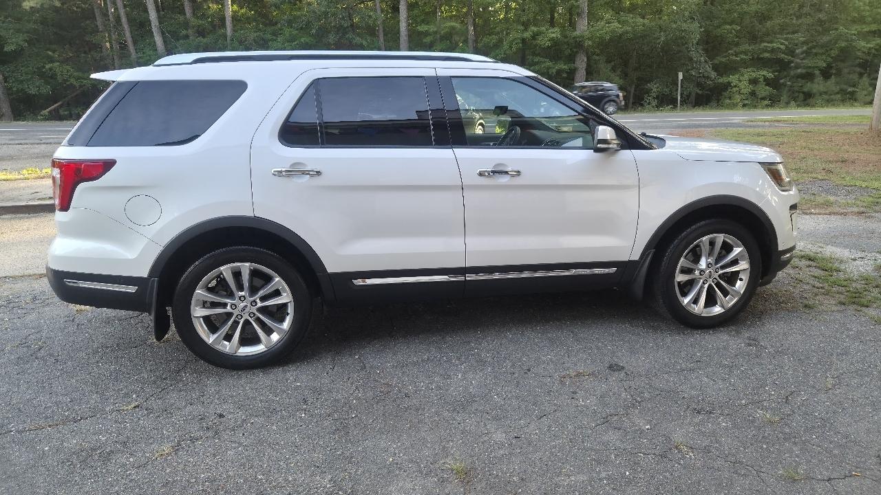 Ford Explorer 4dr 114" WB 4.0L Limited AWD 2018