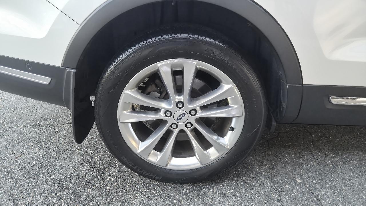 Ford Explorer 4dr 114" WB 4.0L Limited AWD 2018