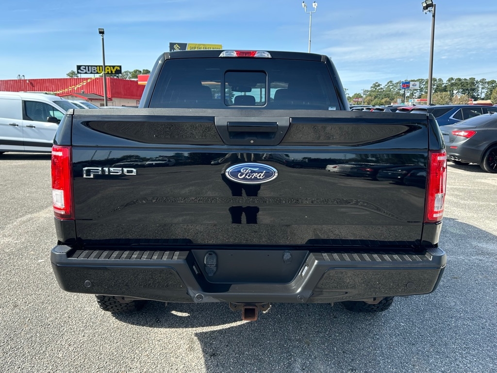 Ford F-150 XL SuperCrew 5.5-ft. Bed 4WD 2016 Ford F-150 XL SuperCrew 5.5-ft. Bed 4WD 2016