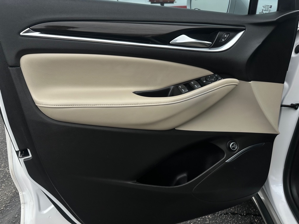 Buick Enclave Essence FWD 2018 Buick Enclave Essence FWD 2018