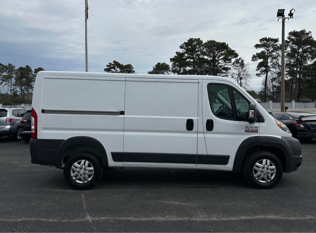 RAM Promaster 1500 Low Roof Tradesman 136-in. WB 2017