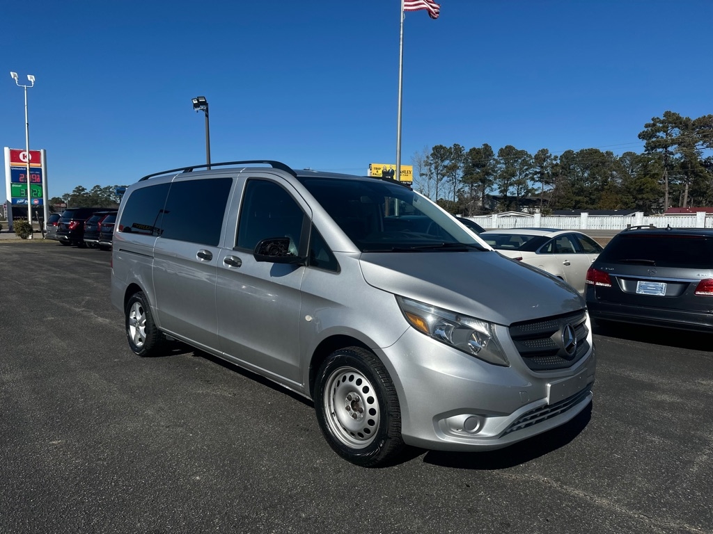 Mercedes-Benz Metris Passenger Van 2016