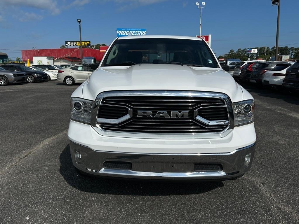 RAM 1500 Classic Laramie 4x2 Crew Cab 5'7" Box 2019