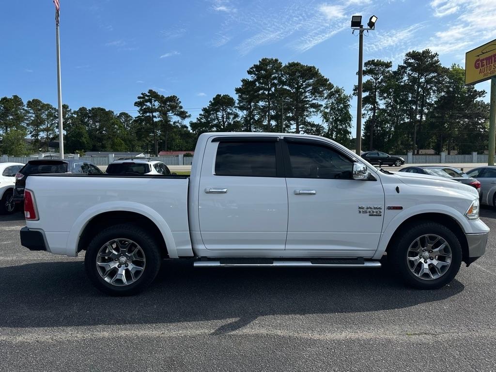RAM 1500 Classic Laramie 4x2 Crew Cab 5'7" Box 2019
