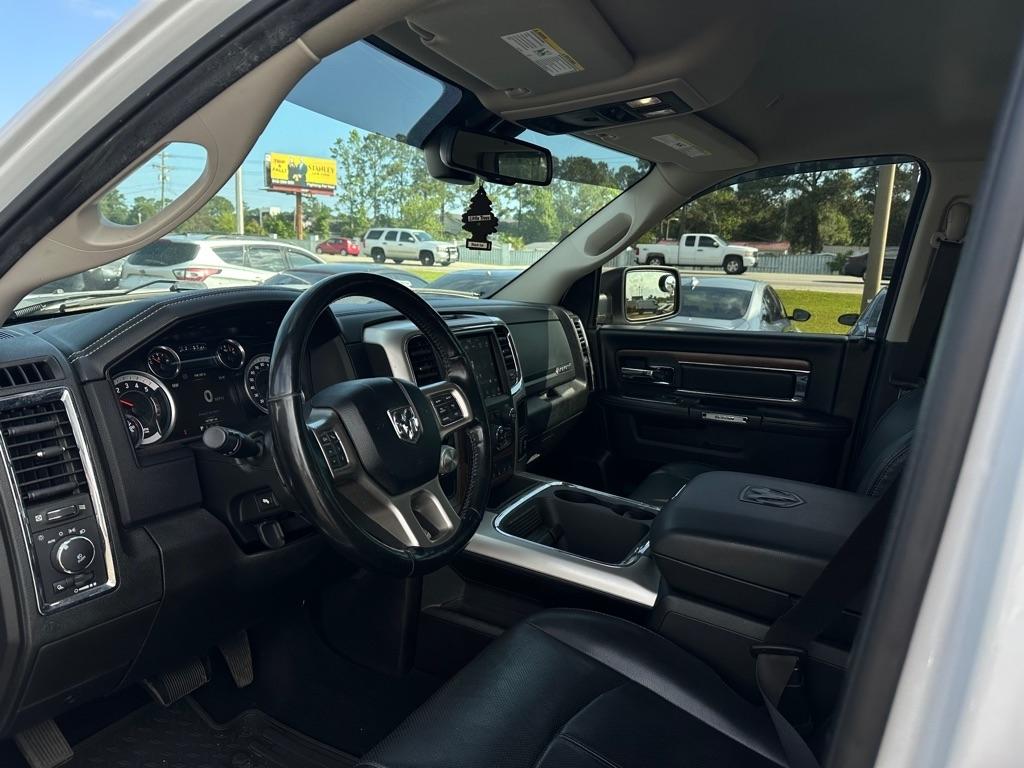 RAM 1500 Classic Laramie 4x2 Crew Cab 5'7" Box 2019