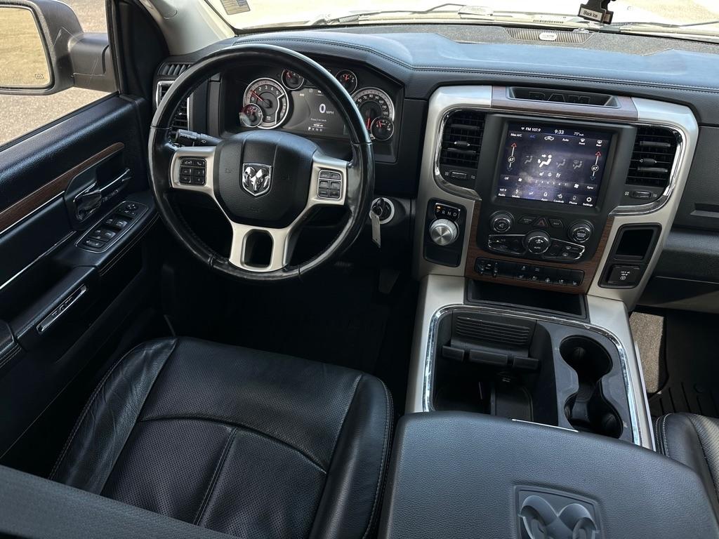 RAM 1500 Classic Laramie 4x2 Crew Cab 5'7" Box 2019