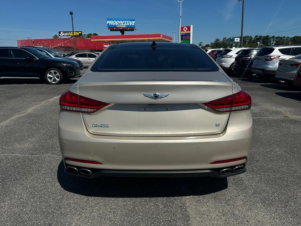 Hyundai Genesis 4dr Sdn V8 5.0L RWD 2015