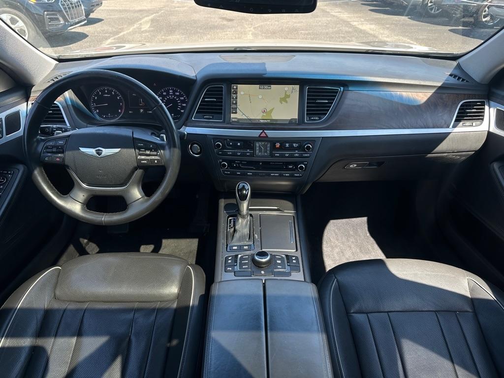 Hyundai Genesis 4dr Sdn V8 5.0L RWD 2015
