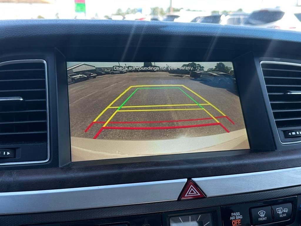 Hyundai Genesis 4dr Sdn V8 5.0L RWD 2015