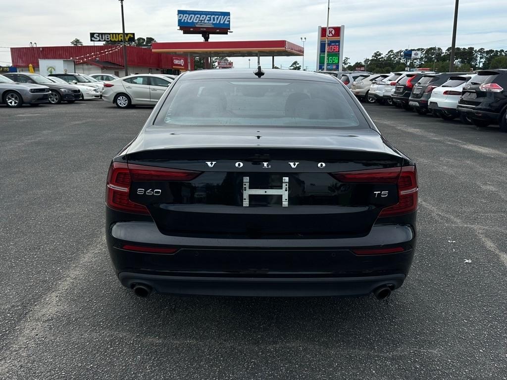 Volvo S60 T5 FWD Momentum 2019