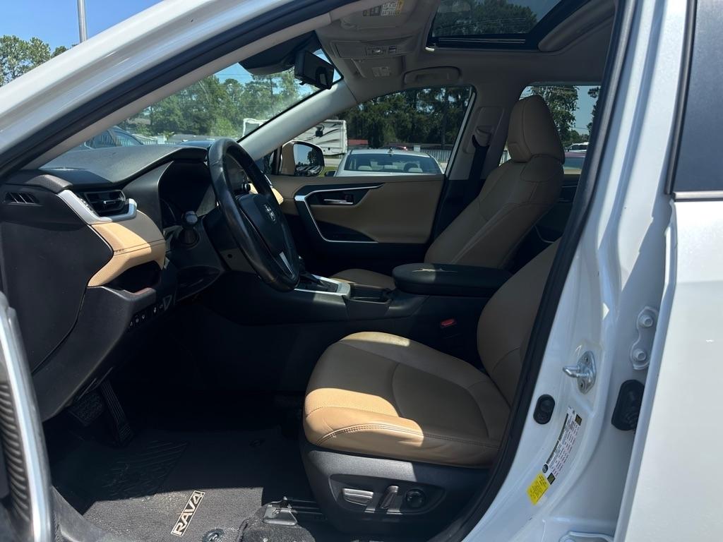 Toyota RAV4 Limited FWD (Natl) 2019