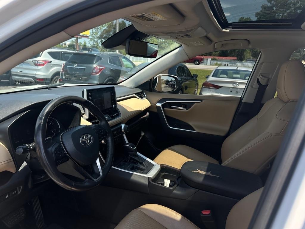 Toyota RAV4 Limited FWD (Natl) 2019