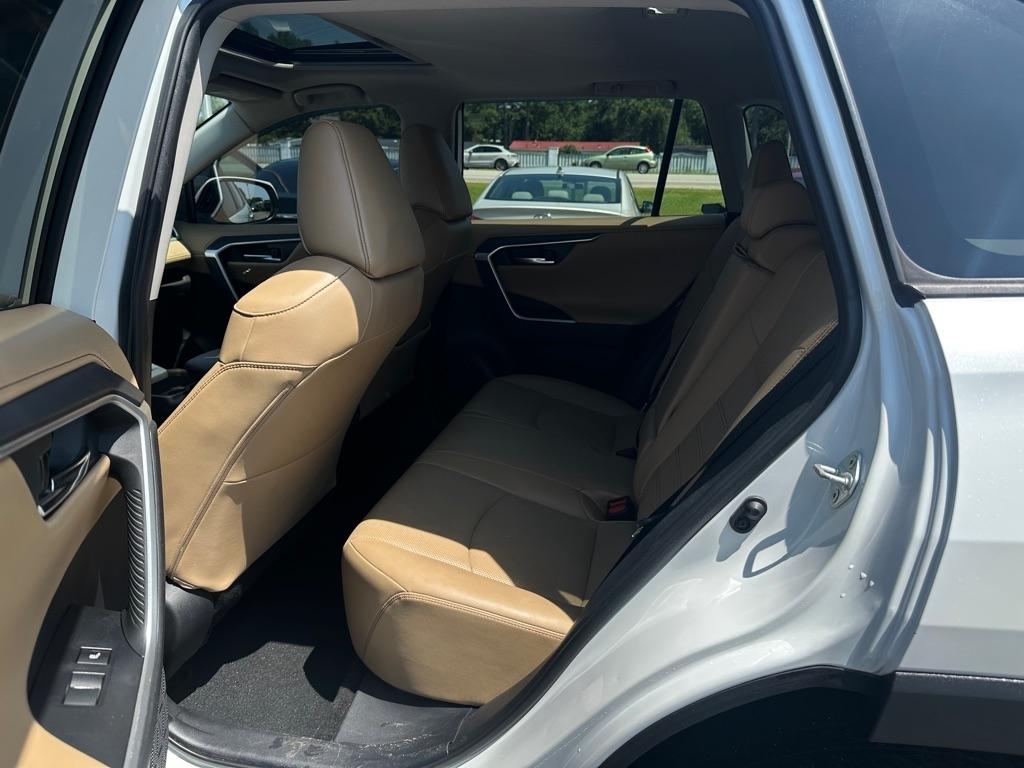 Toyota RAV4 Limited FWD (Natl) 2019