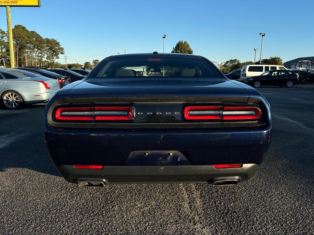 Dodge Challenger 2dr Cpe SXT 2016