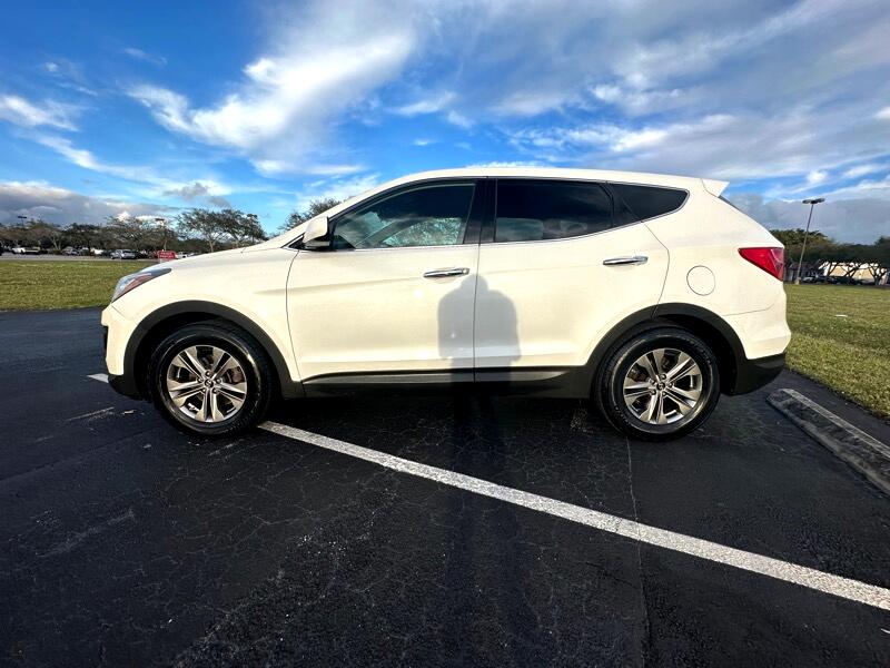 2014 HYUNDAI Santa Fe SUV / Crossover - $10,500