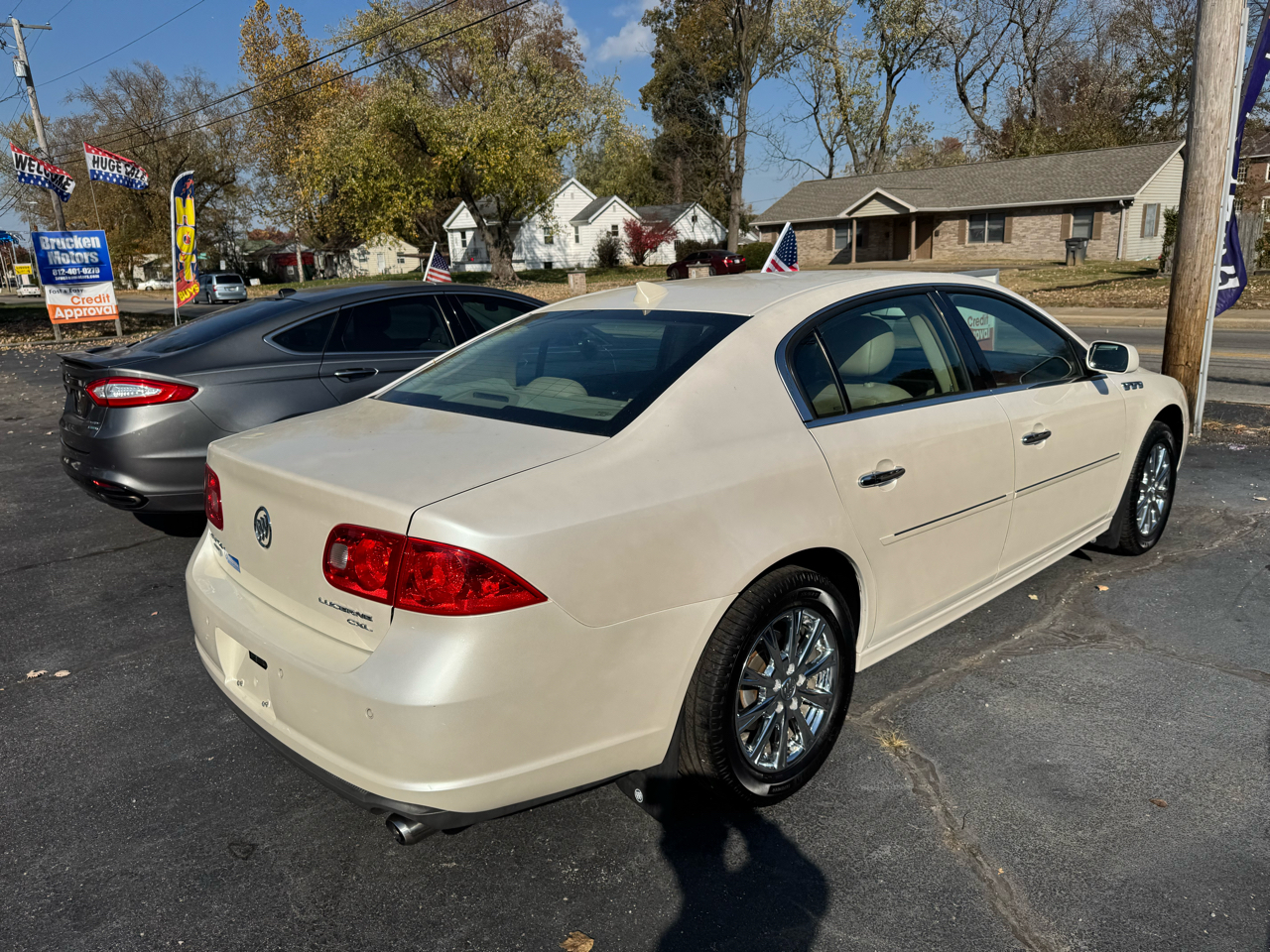 2011 Buick Lucerne CXL photo 3