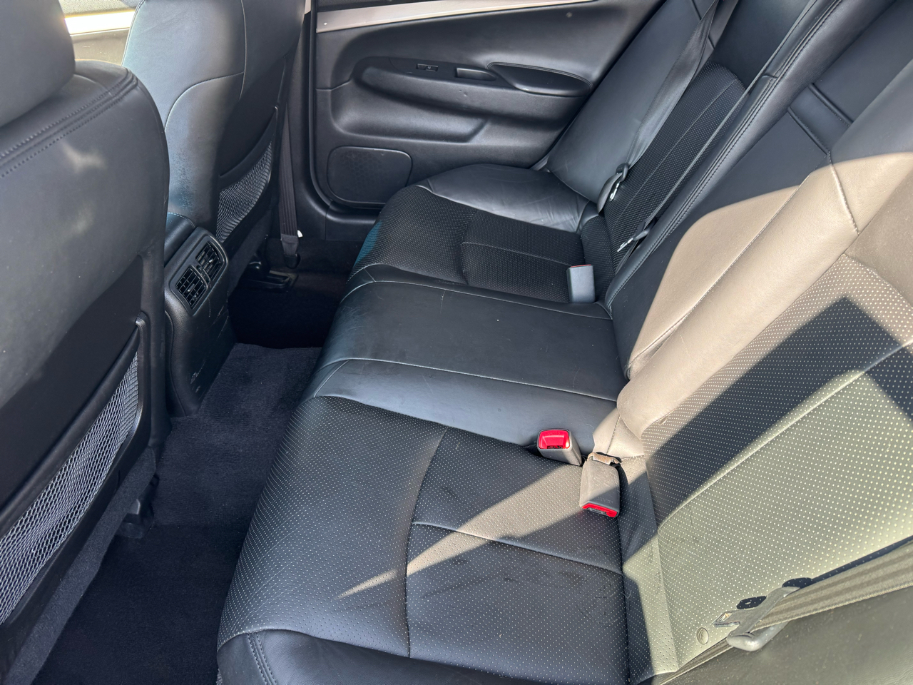 2011 Infiniti G37 photo 4