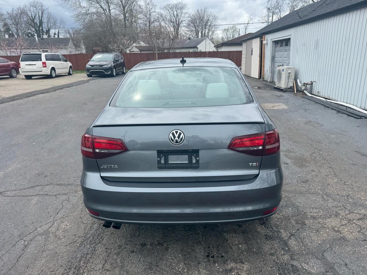 Volkswagen Jetta SE 6A 2016