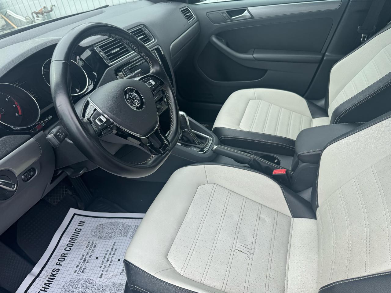 Volkswagen Jetta SE 6A 2016