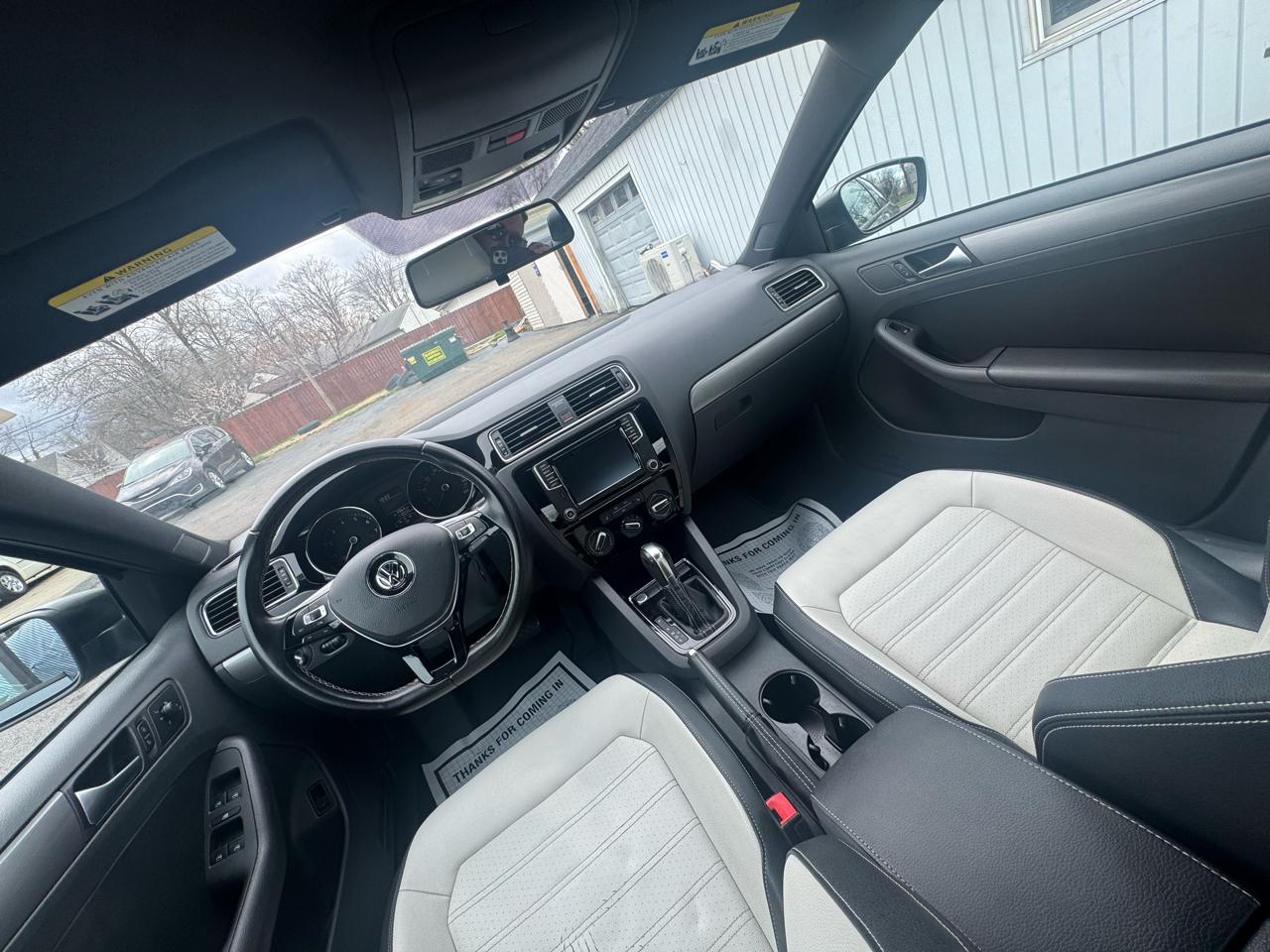 Volkswagen Jetta SE 6A 2016