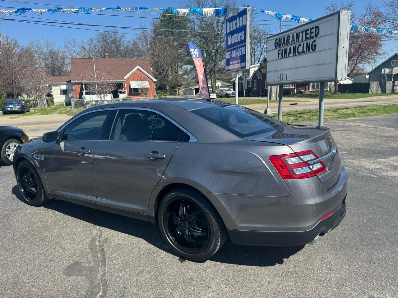 Ford Taurus Limited FWD 2013