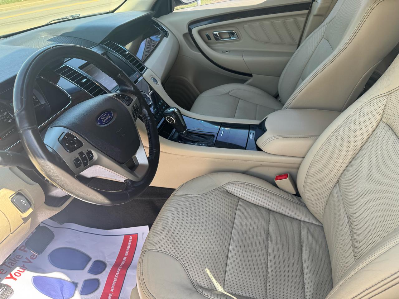 Ford Taurus Limited FWD 2013