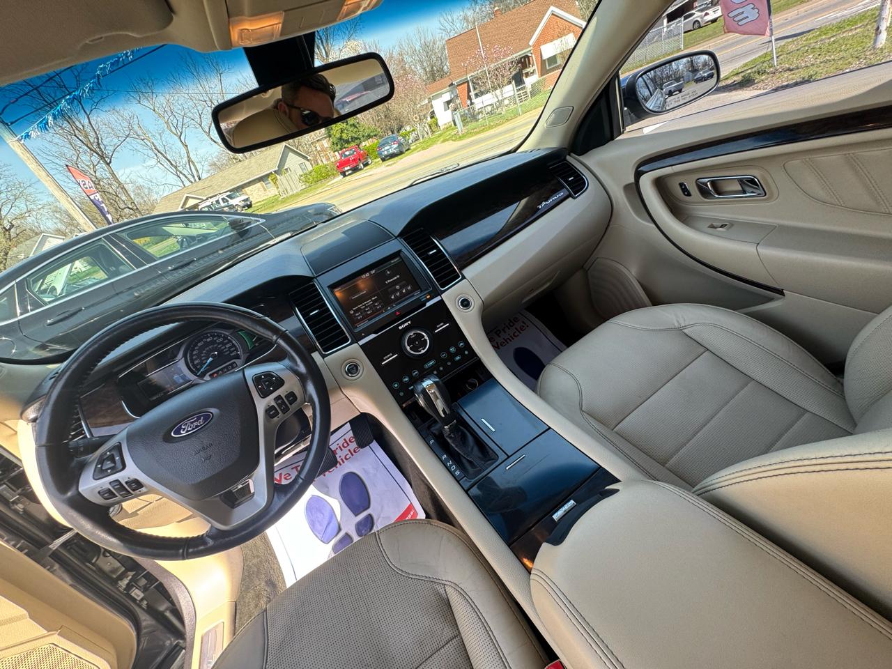 Ford Taurus Limited FWD 2013