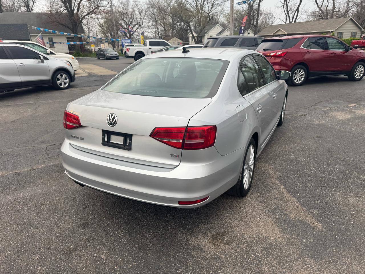 Volkswagen Jetta SE 6A 2015