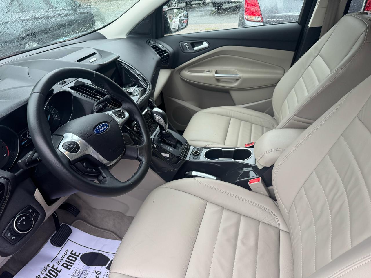 Ford Escape Titanium 4WD 2016