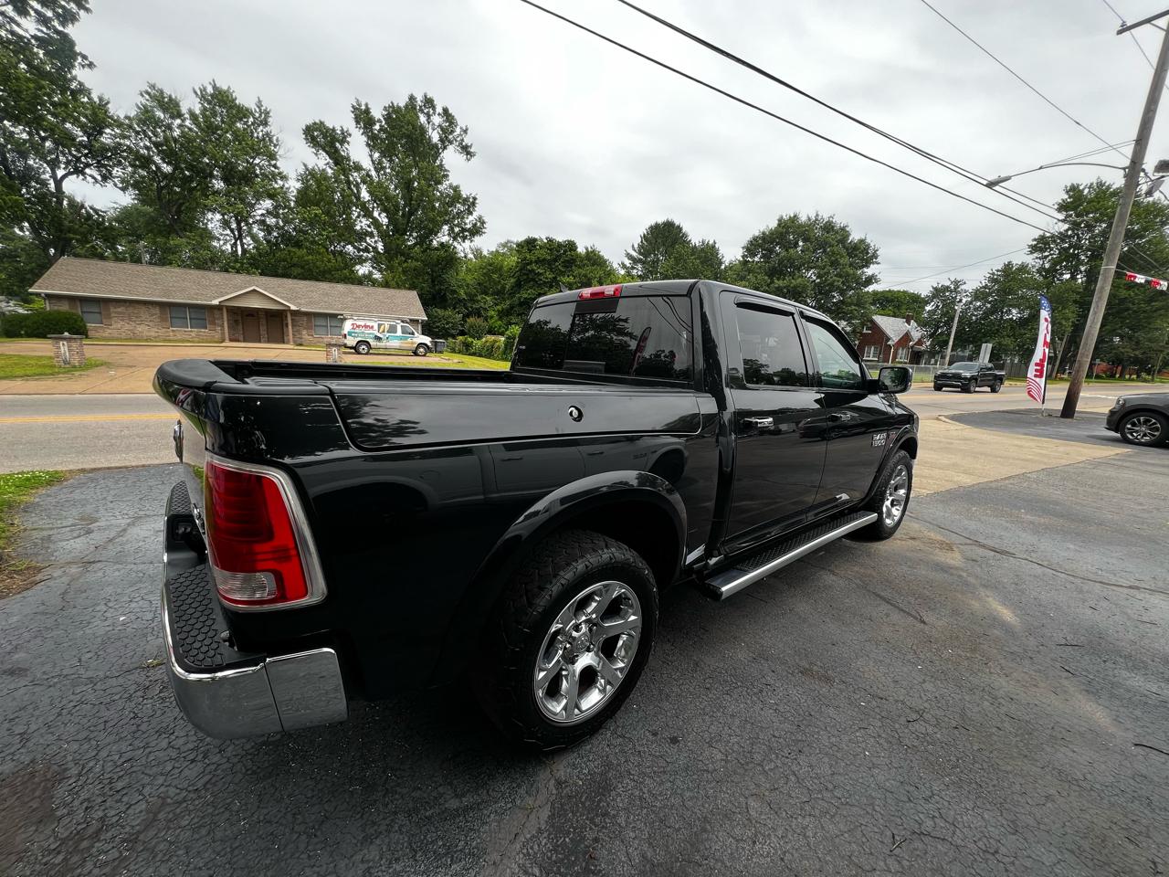 RAM 1500 Laramie Crew Cab SWB 4WD 2016