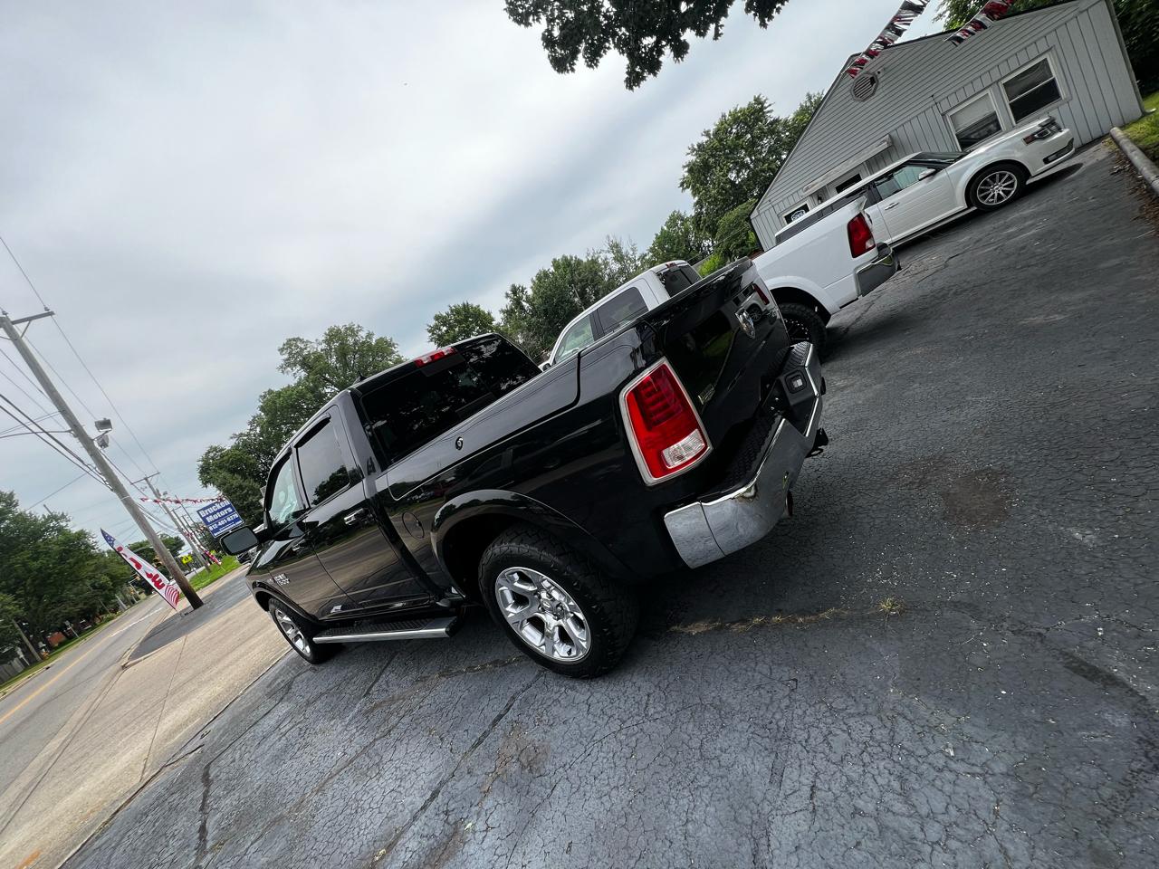 RAM 1500 Laramie Crew Cab SWB 4WD 2016