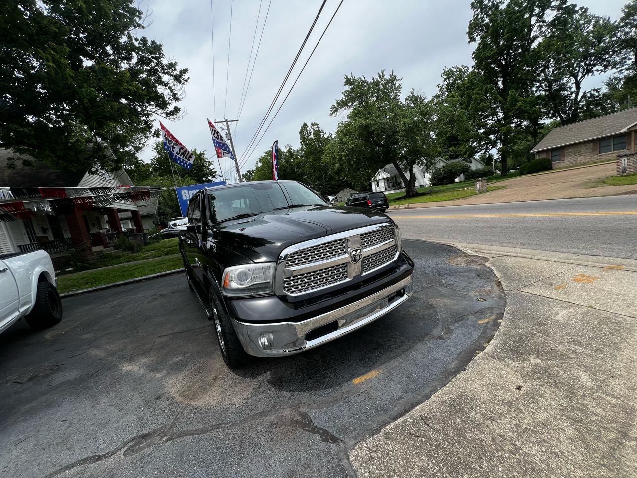 RAM 1500 Laramie Crew Cab SWB 4WD 2016