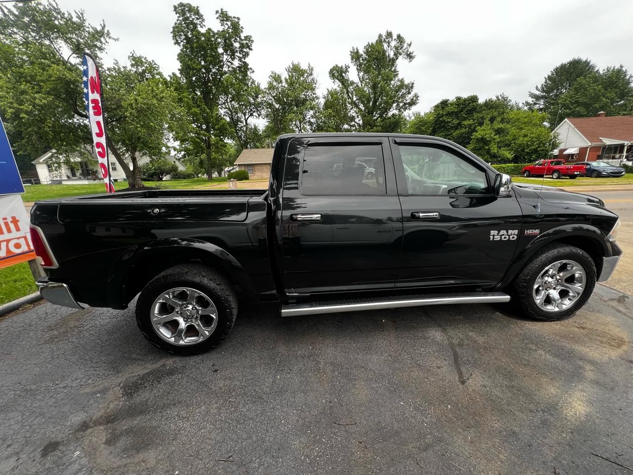 RAM 1500 Laramie Crew Cab SWB 4WD 2016