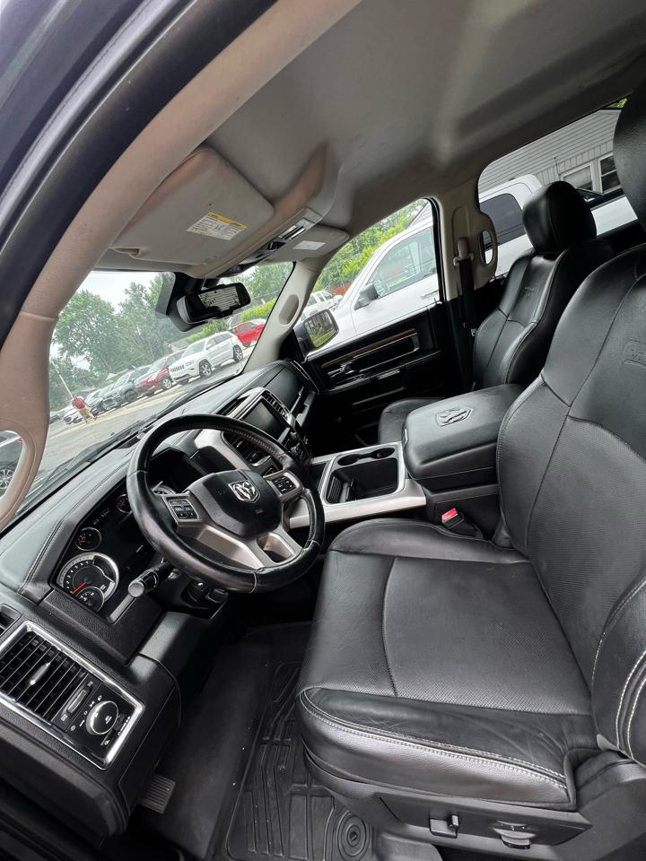 RAM 1500 Laramie Crew Cab SWB 4WD 2016