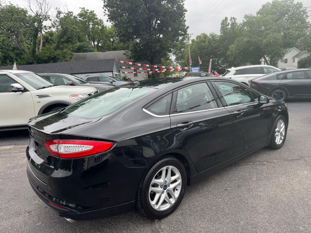 Ford Fusion SE 2015