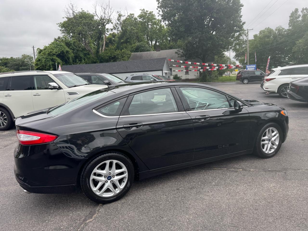 Ford Fusion SE 2015