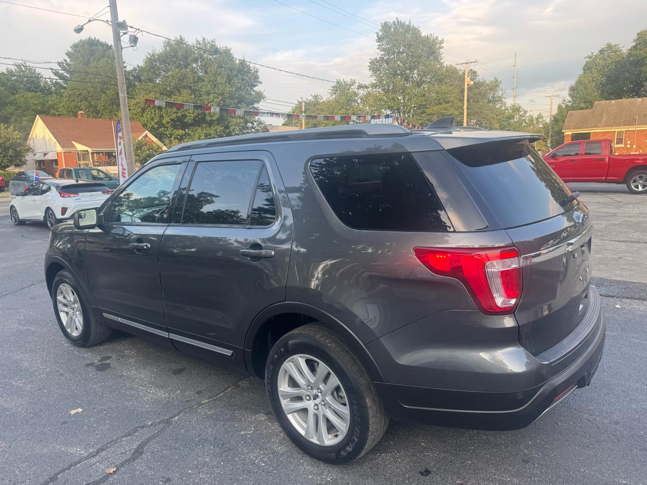 Ford Explorer XLT 4WD 2019