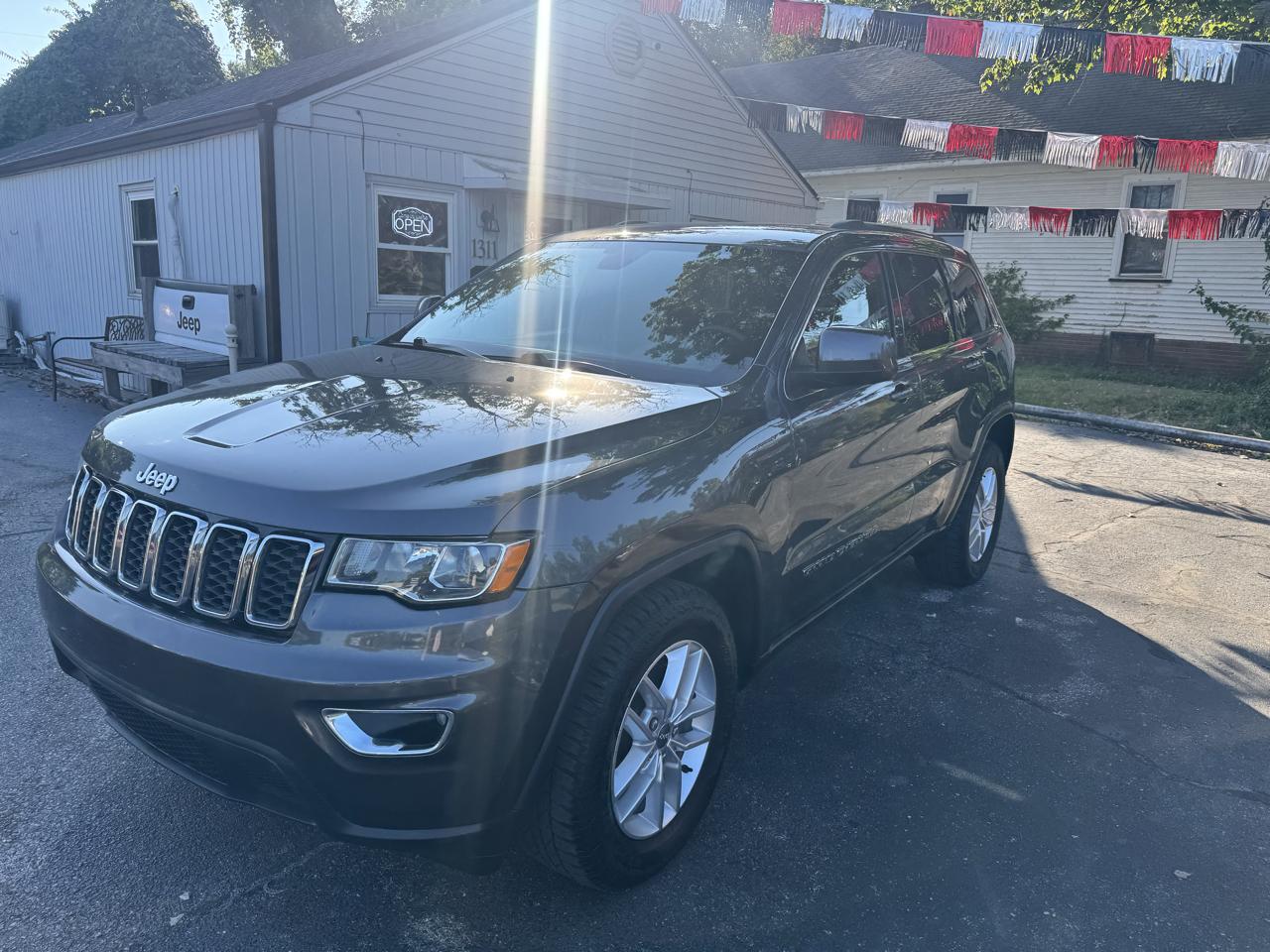 Jeep Grand Cherokee Laredo 4WD 2017