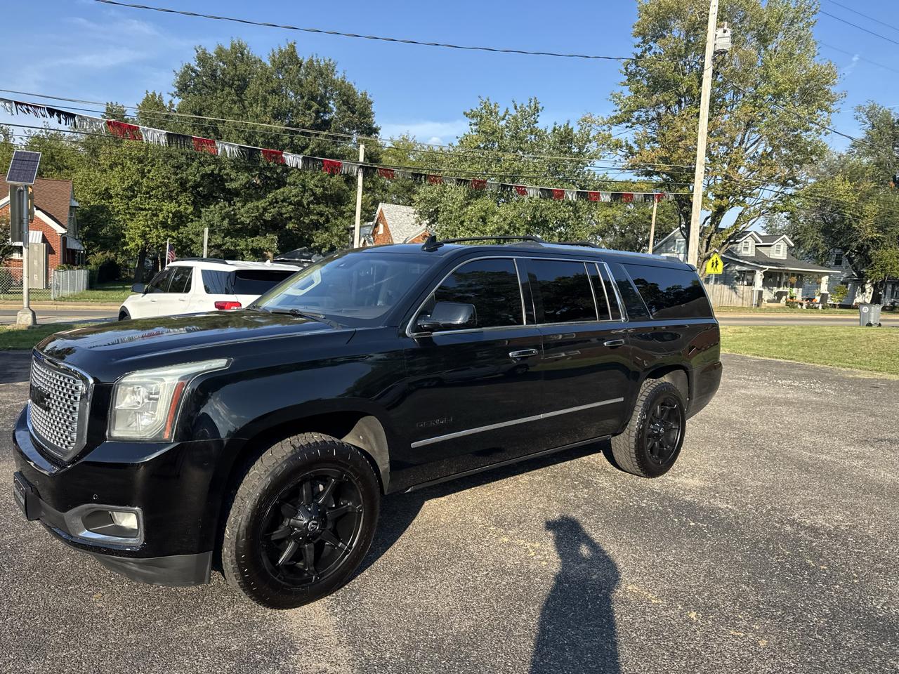 GMC Yukon XL Denali 4WD 2016