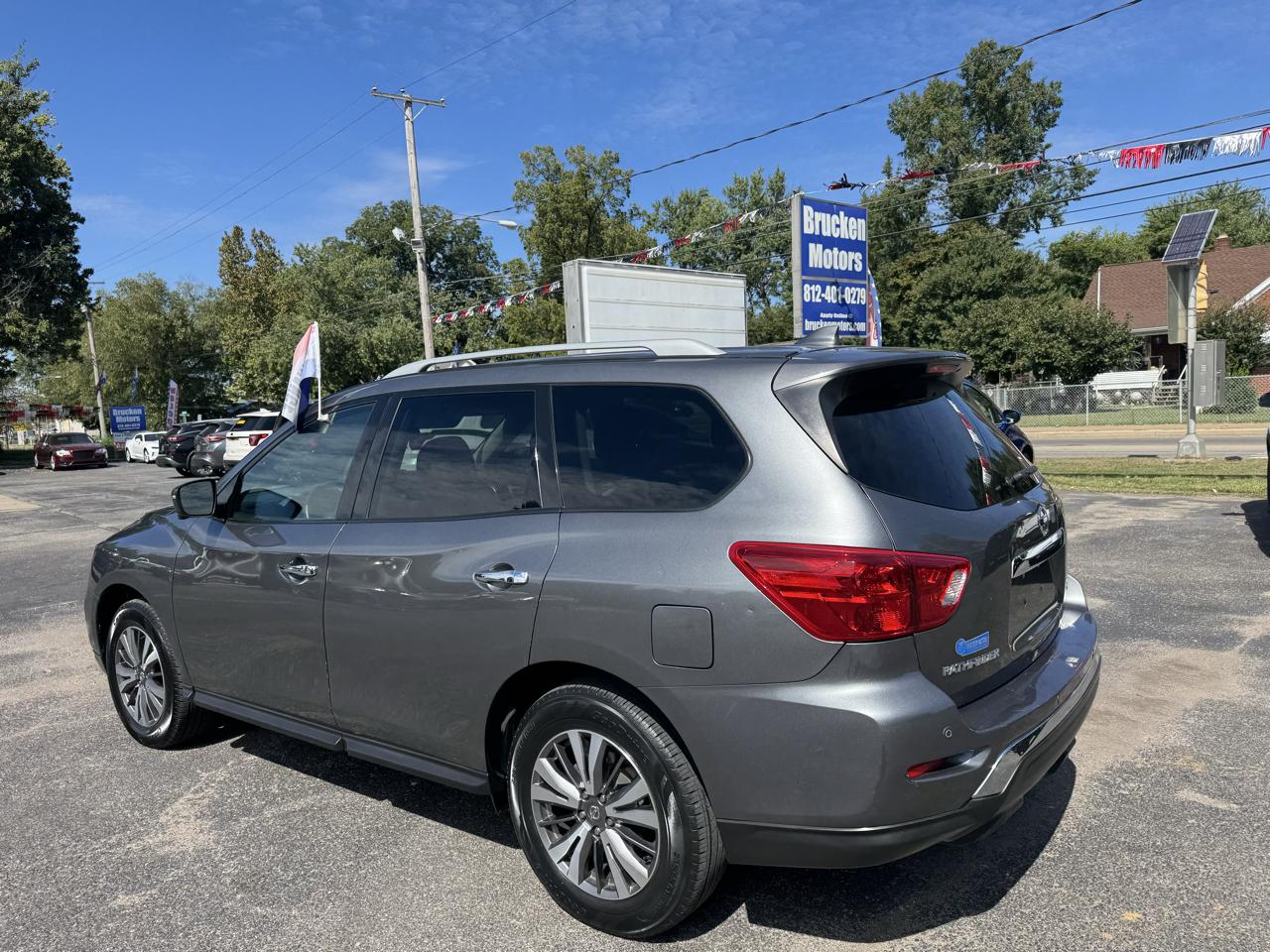 Nissan Pathfinder SL 4WD 2020