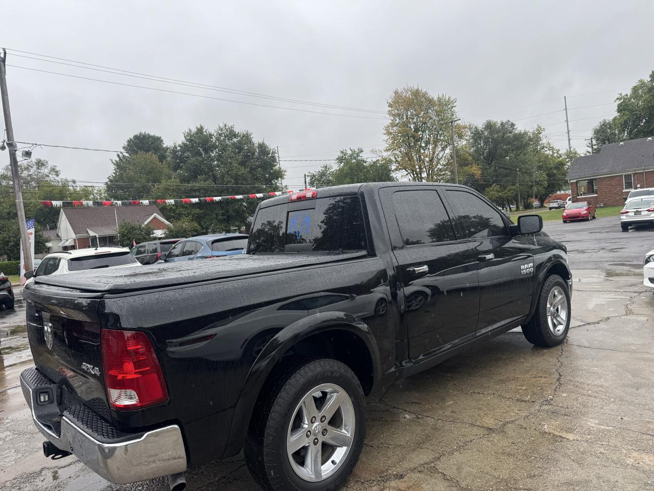 RAM 1500 SLT Crew Cab SWB 4WD 2013