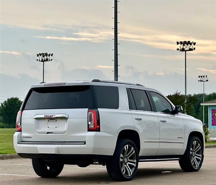 GMC Yukon Denali  2017
